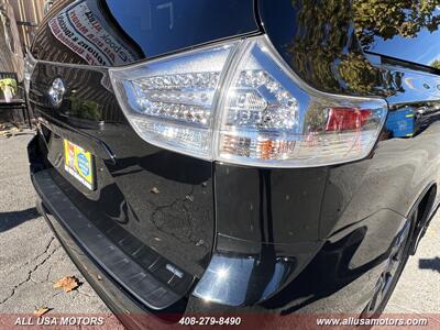 2017 Toyota Sienna SE Premium 8-Passenger   - Photo 12 - San Jose, CA 95116
