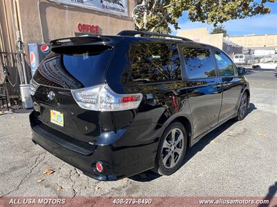 2017 Toyota Sienna SE Premium 8-Passenger   - Photo 9 - San Jose, CA 95116