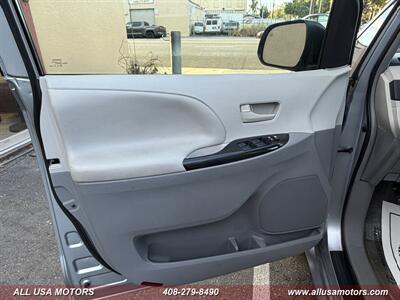 2014 Toyota Sienna LE 8-Passenger - Photo 13 - San Jose, CA 95116