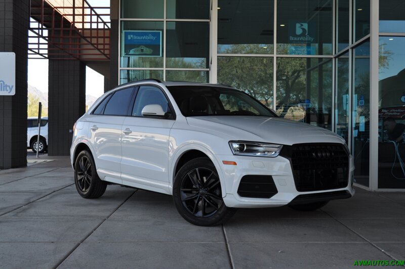 2017 Audi Q3 2.0T Premium   - Photo 4 - Scottsdale, AZ 85260