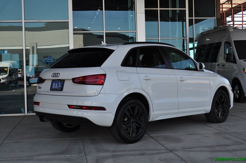 2017 Audi Q3 2.0T Premium   - Photo 8 - Scottsdale, AZ 85260