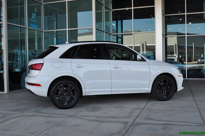 2017 Audi Q3 2.0T Premium   - Photo 10 - Scottsdale, AZ 85260