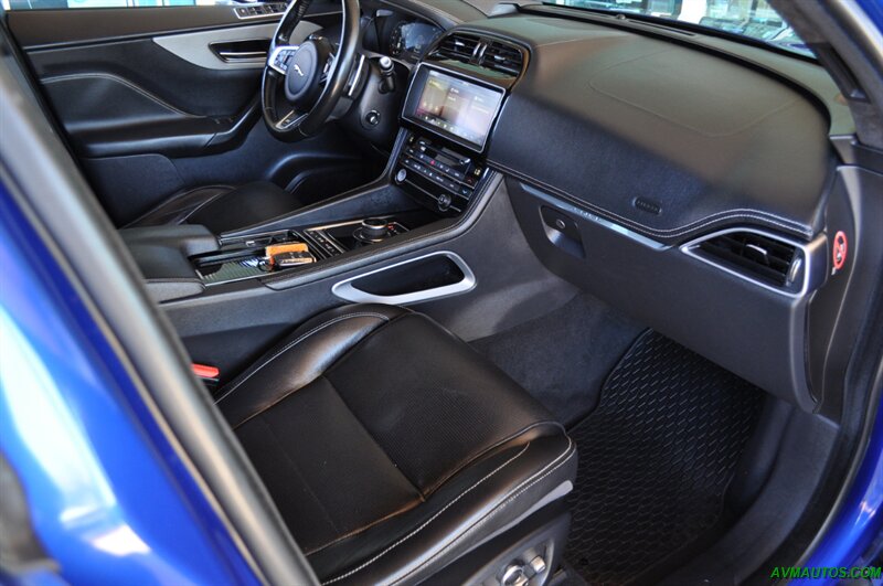 2019 Jaguar F-Pace S   - Photo 17 - Scottsdale, AZ 85260