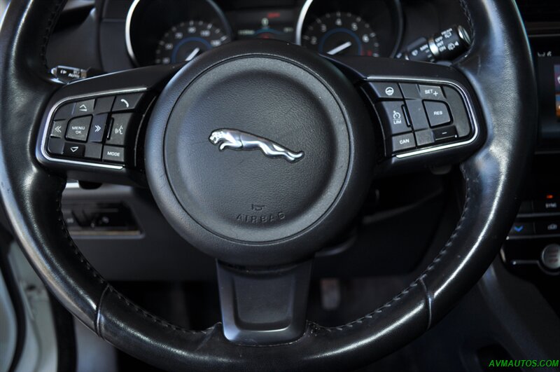 2017 Jaguar F-PACE 35t Prestige - Photo 32 - Scottsdale, AZ 85260