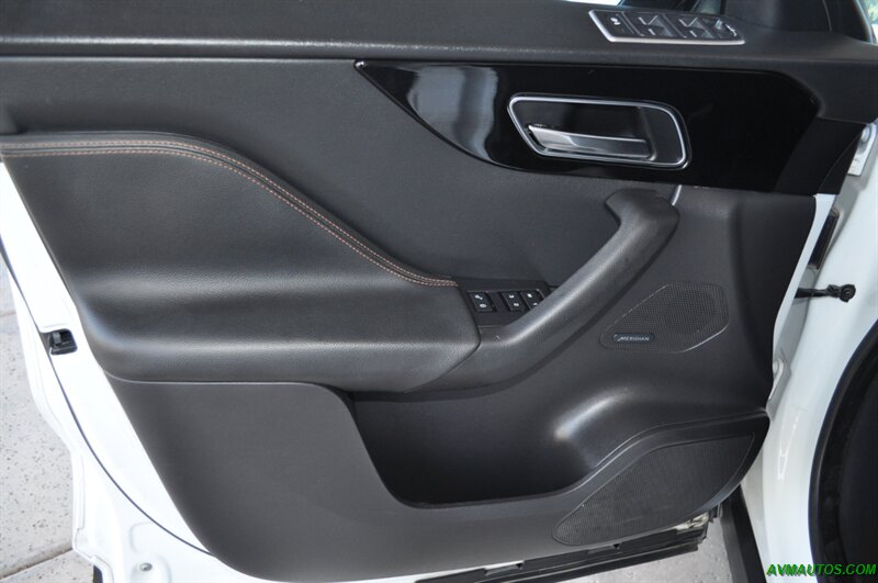 2017 Jaguar F-PACE 35t Prestige - Photo 25 - Scottsdale, AZ 85260