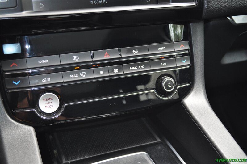 2018 Jaguar F-PACE 25t Premium   - Photo 31 - Scottsdale, AZ 85260