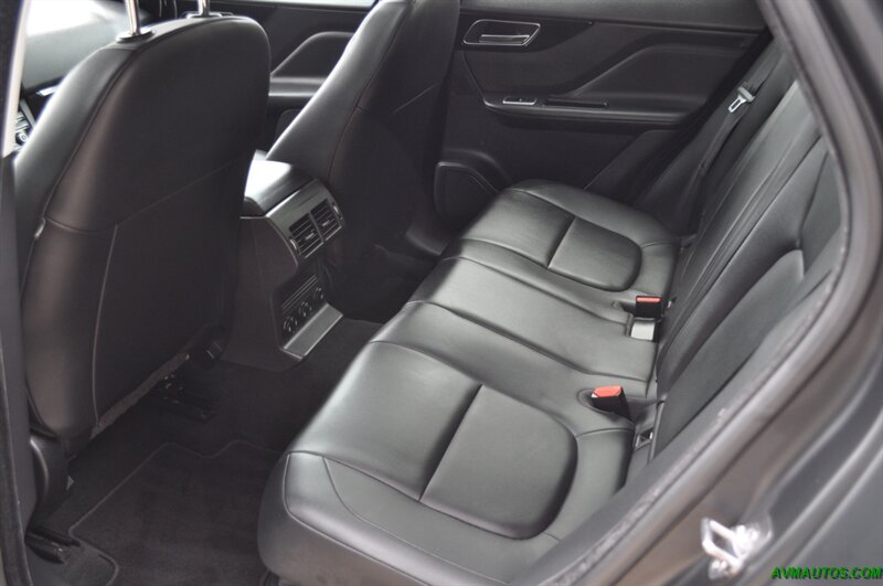 2018 Jaguar F-PACE 25t Premium   - Photo 21 - Scottsdale, AZ 85260