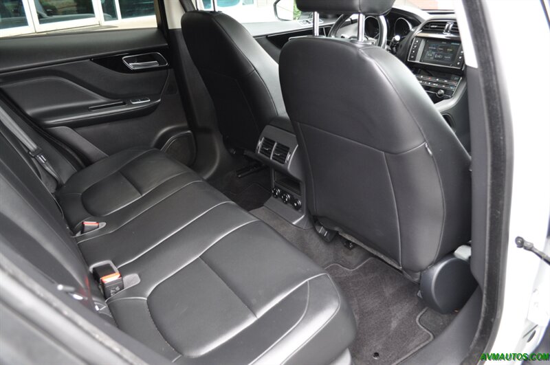 2018 Jaguar F-PACE 25t Premium   - Photo 23 - Scottsdale, AZ 85260
