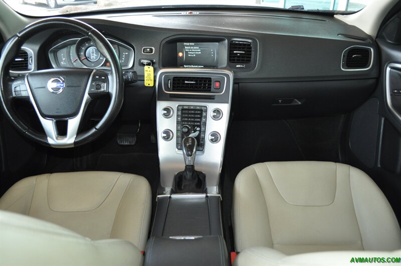 2017 Volvo S60 T5 Dynamic   - Photo 3 - Scottsdale, AZ 85260