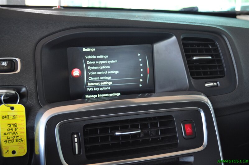 2017 Volvo S60 T5 Dynamic   - Photo 28 - Scottsdale, AZ 85260