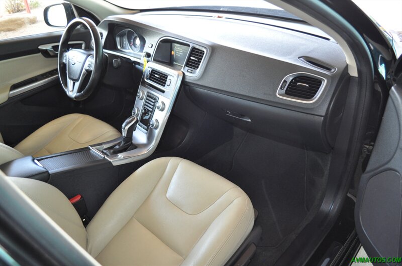 2017 Volvo S60 T5 Dynamic   - Photo 17 - Scottsdale, AZ 85260