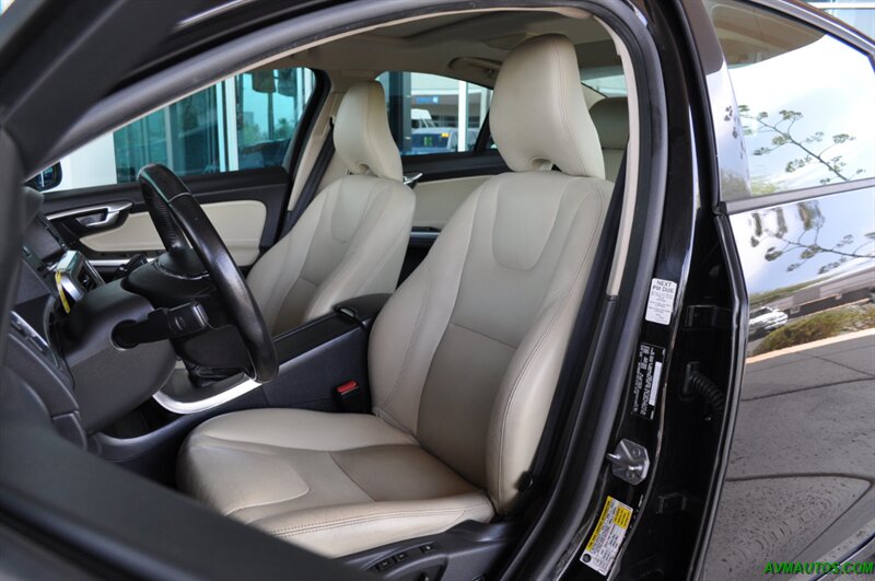 2017 Volvo S60 T5 Dynamic   - Photo 16 - Scottsdale, AZ 85260