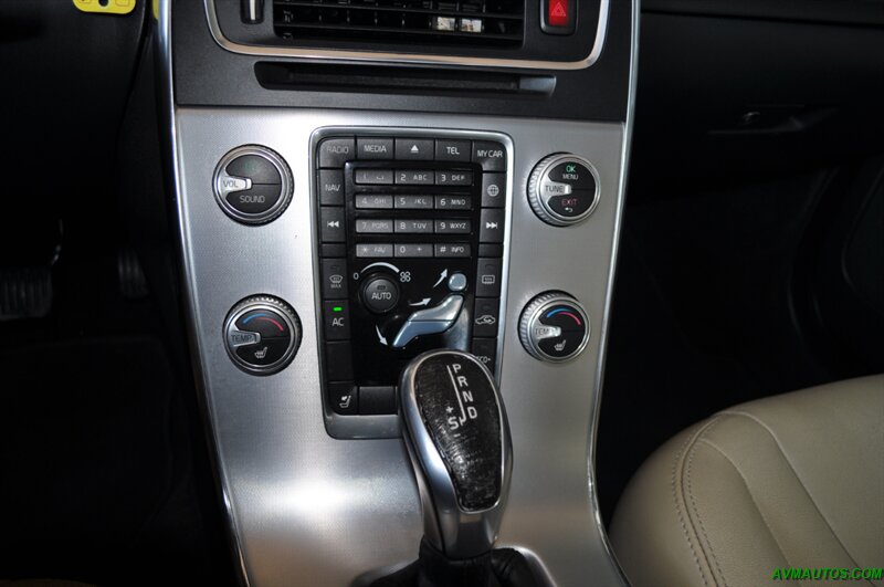 2017 Volvo S60 T5 Dynamic   - Photo 27 - Scottsdale, AZ 85260