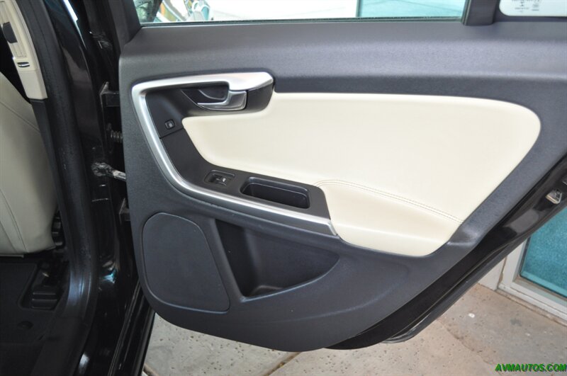 2017 Volvo S60 T5 Dynamic   - Photo 24 - Scottsdale, AZ 85260