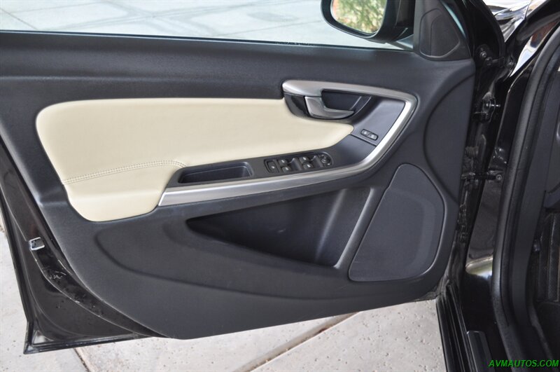 2017 Volvo S60 T5 Dynamic   - Photo 21 - Scottsdale, AZ 85260