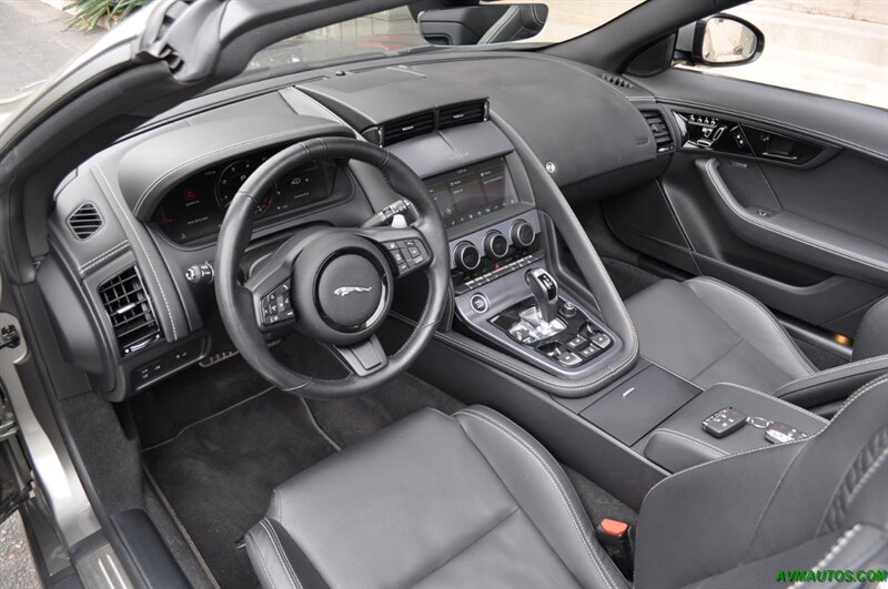2023 Jaguar F-Type P450 R-Dynamic  Convertible - Photo 3 - Scottsdale, AZ 85260