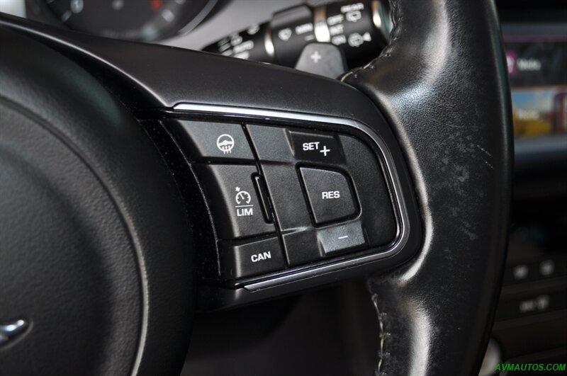 2017 Jaguar F-PACE 35t Premium - Photo 37 - Scottsdale, AZ 85260