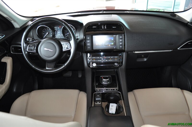 2017 Jaguar F-PACE 35t Premium - Photo 34 - Scottsdale, AZ 85260