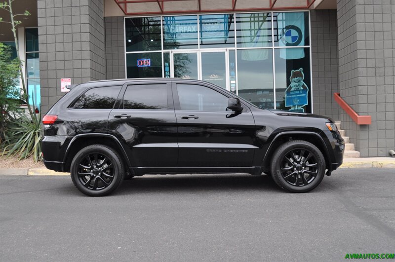 2017 Jeep Grand Cherokee Altitude   - Photo 5 - Scottsdale, AZ 85260