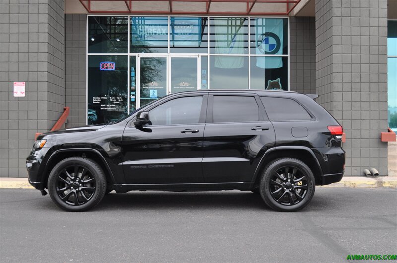 2017 Jeep Grand Cherokee Altitude   - Photo 4 - Scottsdale, AZ 85260