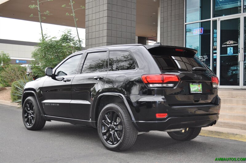 2017 Jeep Grand Cherokee Altitude   - Photo 12 - Scottsdale, AZ 85260