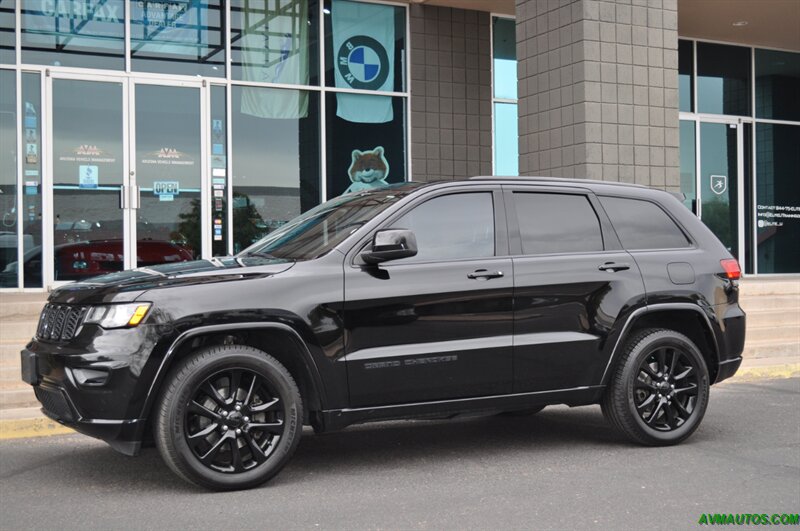 2017 Jeep Grand Cherokee Altitude   - Photo 15 - Scottsdale, AZ 85260