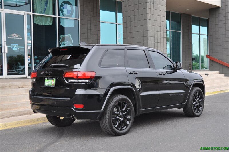 2017 Jeep Grand Cherokee Altitude   - Photo 13 - Scottsdale, AZ 85260