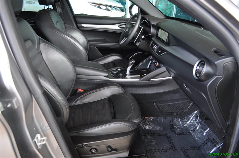 2018 Alfa Romeo Stelvio Ti Sport   - Photo 22 - Scottsdale, AZ 85260