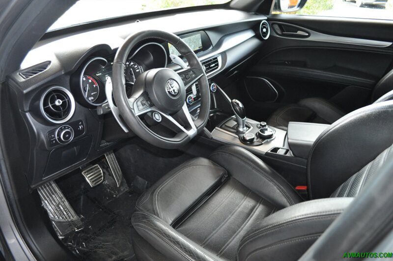 2018 Alfa Romeo Stelvio Ti Sport   - Photo 18 - Scottsdale, AZ 85260