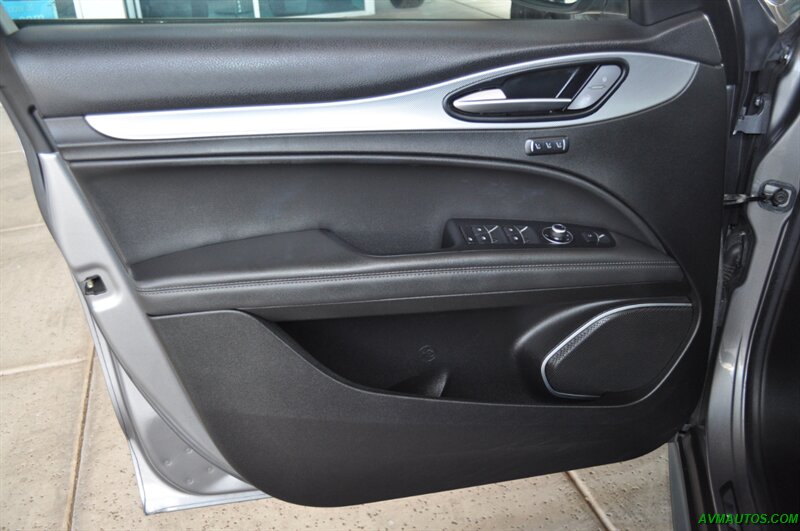 2018 Alfa Romeo Stelvio Ti Sport   - Photo 27 - Scottsdale, AZ 85260