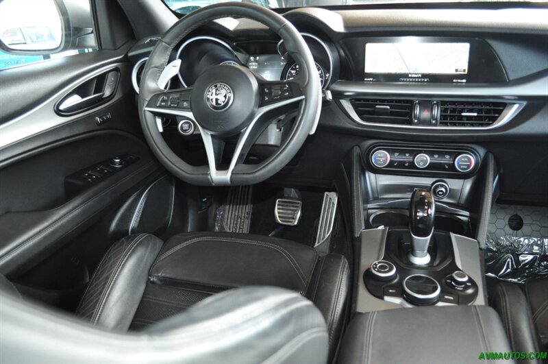 2018 Alfa Romeo Stelvio Ti Sport   - Photo 34 - Scottsdale, AZ 85260