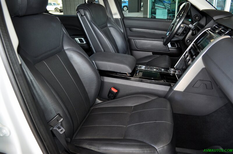 2018 Land Rover Discovery HSE   - Photo 6 - Scottsdale, AZ 85260