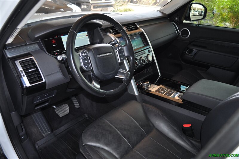 2018 Land Rover Discovery HSE   - Photo 5 - Scottsdale, AZ 85260