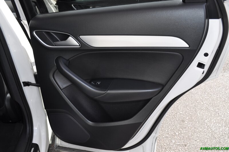 2018 Audi Q3 2.0T Premium Plus  S-Line Black Optic package - Photo 26 - Scottsdale, AZ 85260