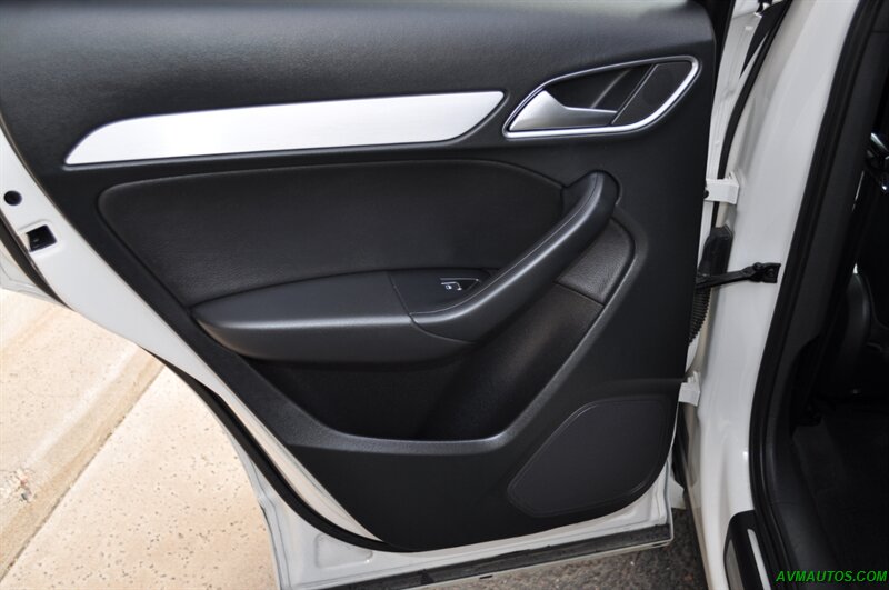 2018 Audi Q3 2.0T Premium Plus  S-Line Black Optic package - Photo 24 - Scottsdale, AZ 85260