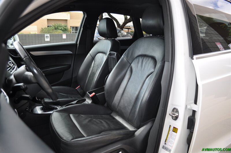 2018 Audi Q3 2.0T Premium Plus  S-Line Black Optic package - Photo 18 - Scottsdale, AZ 85260