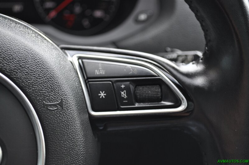 2018 Audi Q3 2.0T Premium Plus  S-Line Black Optic package - Photo 35 - Scottsdale, AZ 85260