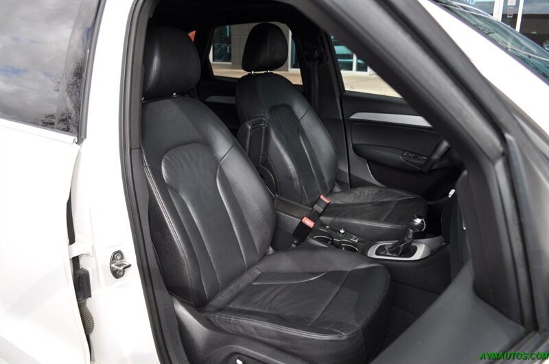 2018 Audi Q3 2.0T Premium Plus  S-Line Black Optic package - Photo 20 - Scottsdale, AZ 85260