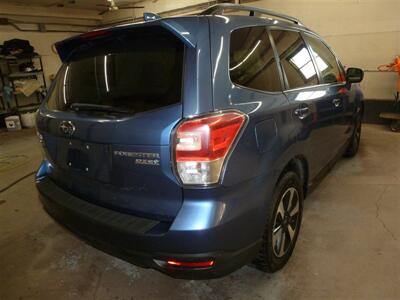 2017 Subaru Forester 2.5i Premium   - Photo 2 - Quincy, IL 62305