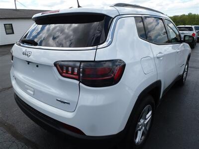 2023 Jeep Compass Latitude   - Photo 2 - Quincy, IL 62305