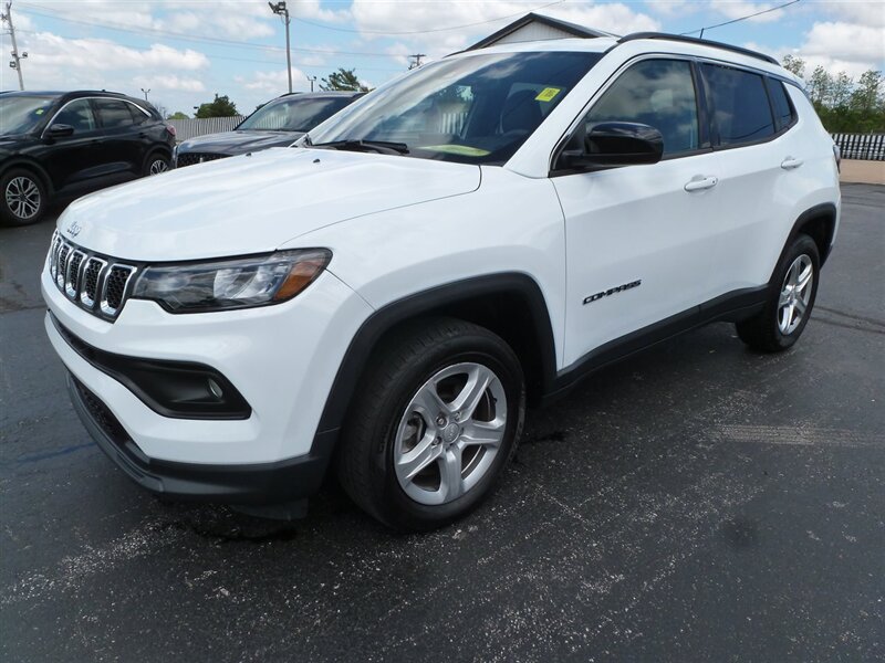 2023 Jeep Compass Latitude - Photo 1 - Quincy, IL 62305