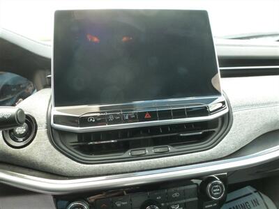 2023 Jeep Compass Latitude   - Photo 7 - Quincy, IL 62305