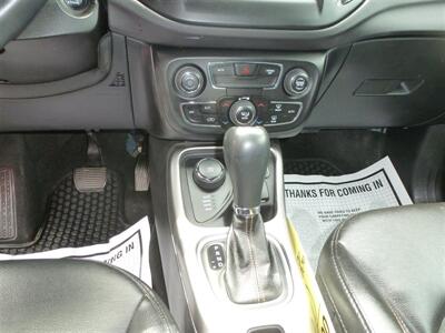 2018 Jeep Compass Latitude   - Photo 8 - Quincy, IL 62305