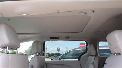 2017 Chrysler Pacifica Limited - Photo 3 - Quincy, IL 62305