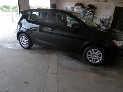 2020 Chevrolet Sonic LT - Photo 7 - Quincy, IL 62305