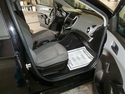2020 Chevrolet Sonic LT - Photo 6 - Quincy, IL 62305