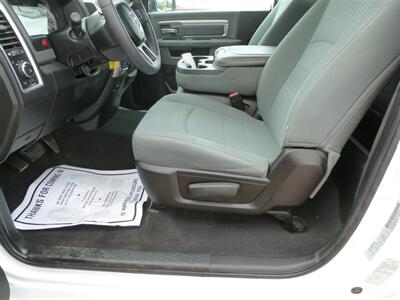 2019 RAM 1500 Classic SLT   - Photo 4 - Quincy, IL 62305