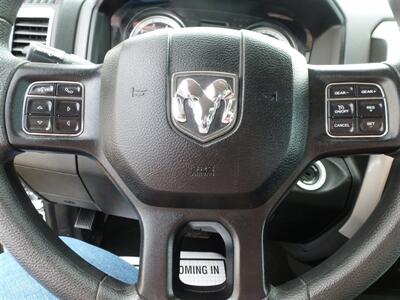 2019 RAM 1500 Classic SLT   - Photo 8 - Quincy, IL 62305