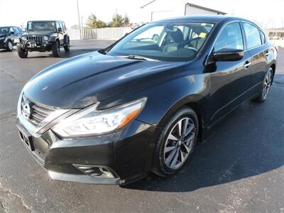 2016 Nissan Altima 2.5 SV   - Photo 1 - Quincy, IL 62305