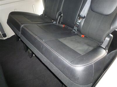 2019 Dodge Grand Caravan SXT   - Photo 6 - Quincy, IL 62305